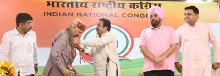 हिमाचल के पूर्व भाजपा अध्यक्ष खिमी शर्मा कांग्रेस पार्टी में हुए शामिल